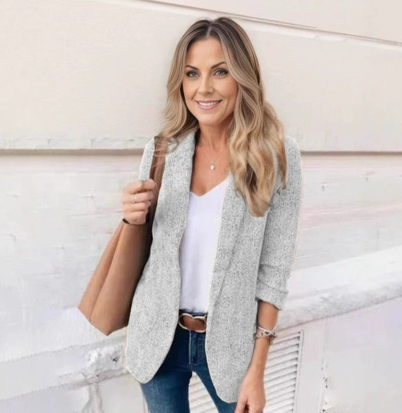 Elegant Two-Piece Women's Suit for Business Meetings and Celebrations 7